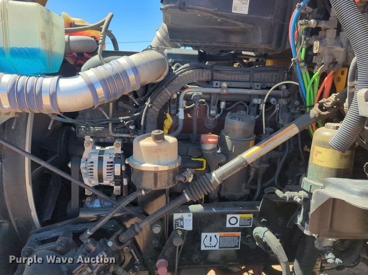 image for item NG9401 2019 Kenworth T680 semi truck