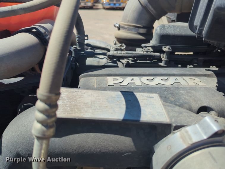 image for item NG9401 2019 Kenworth T680 semi truck