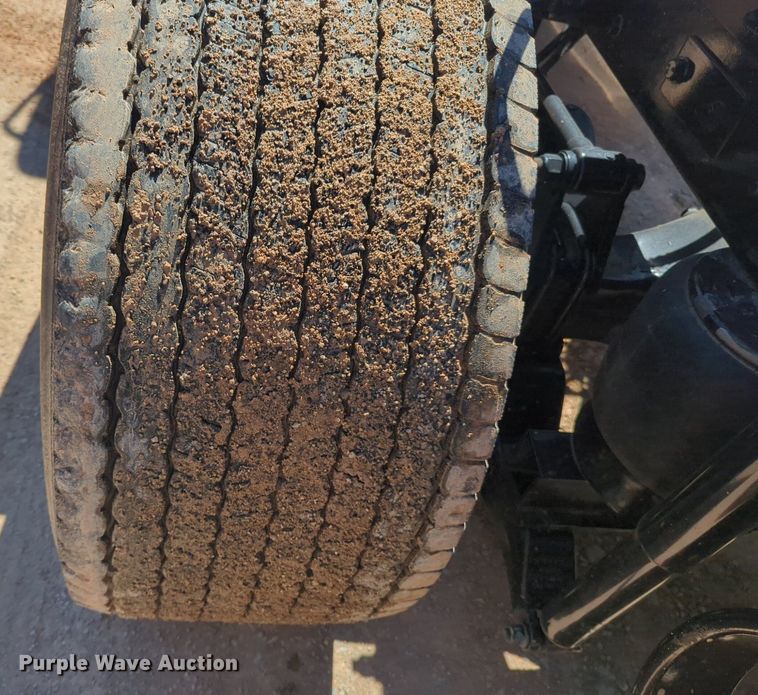 image for item NG9401 2019 Kenworth T680 semi truck