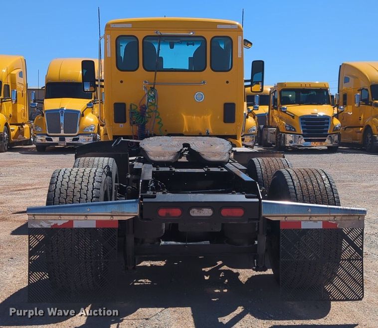 image for item NG9402 2019 Kenworth T680 semi truck