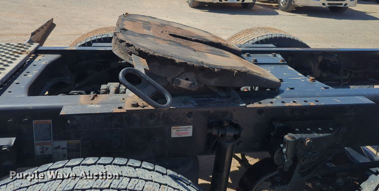 image for item NG9402 2019 Kenworth T680 semi truck