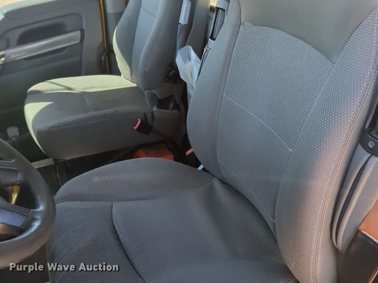 image for item NG9402 2019 Kenworth T680 semi truck