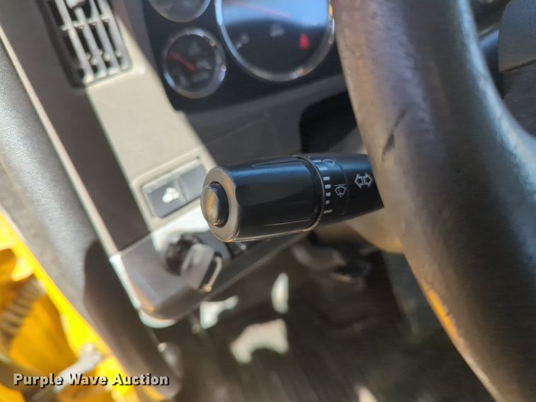 image for item NG9402 2019 Kenworth T680 semi truck