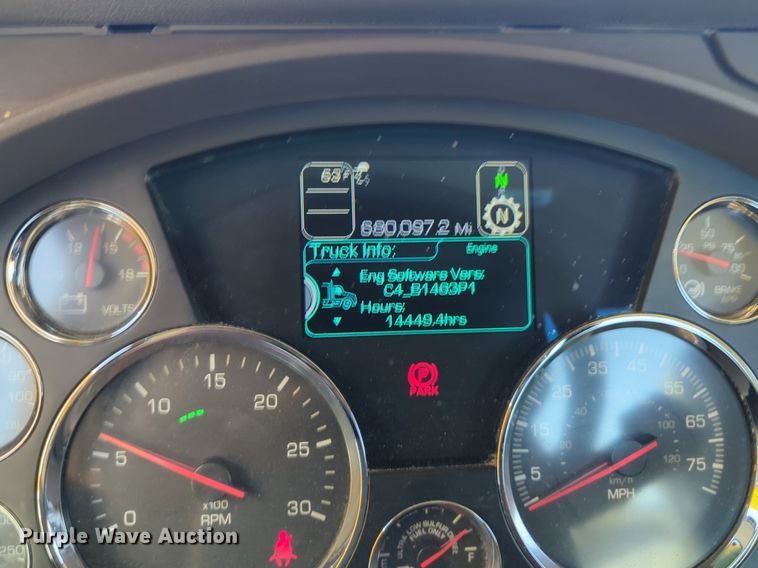 image for item NG9402 2019 Kenworth T680 semi truck