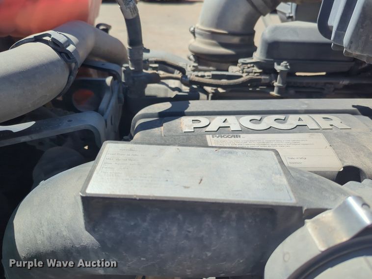 image for item NG9402 2019 Kenworth T680 semi truck