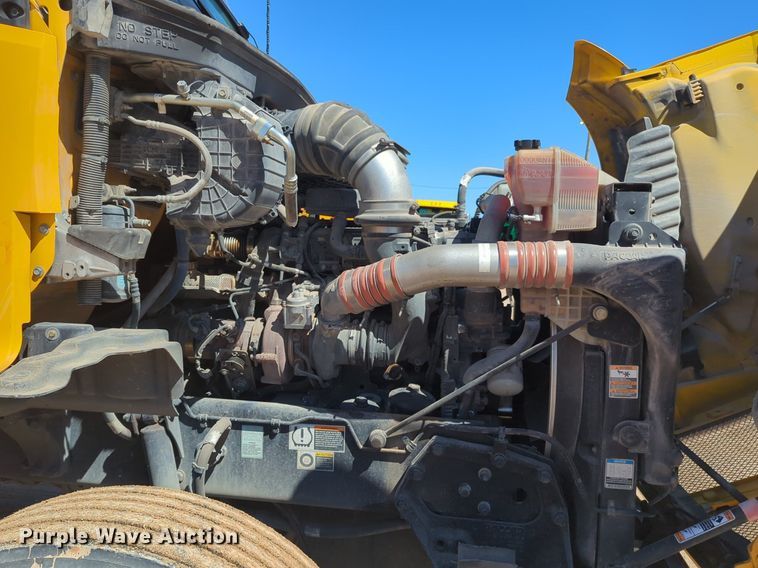 image for item NG9402 2019 Kenworth T680 semi truck