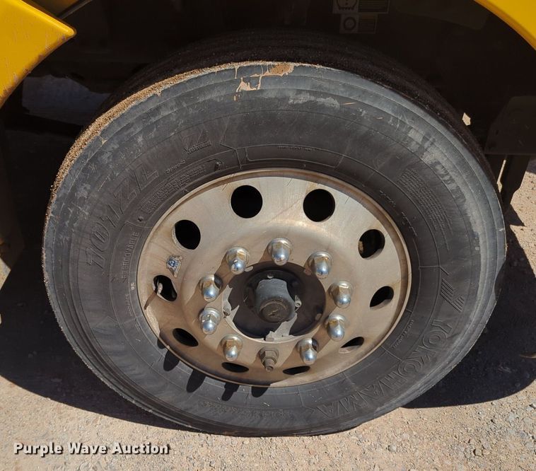 image for item NG9402 2019 Kenworth T680 semi truck