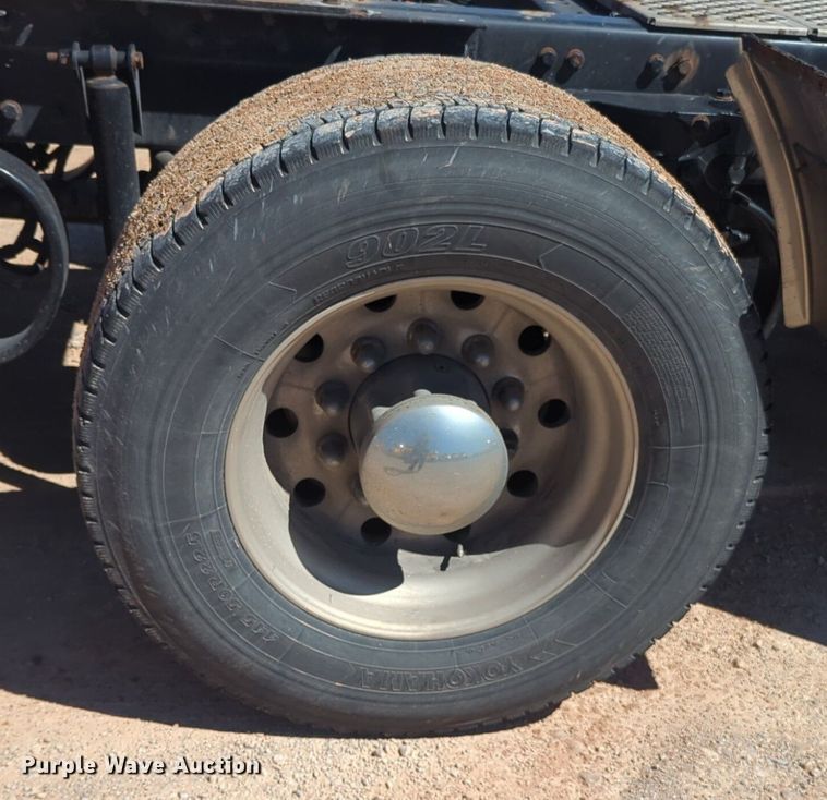 image for item NG9402 2019 Kenworth T680 semi truck