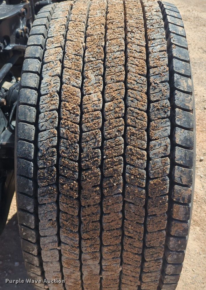 image for item NG9402 2019 Kenworth T680 semi truck