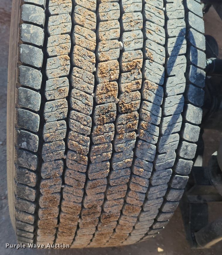 image for item NG9402 2019 Kenworth T680 semi truck