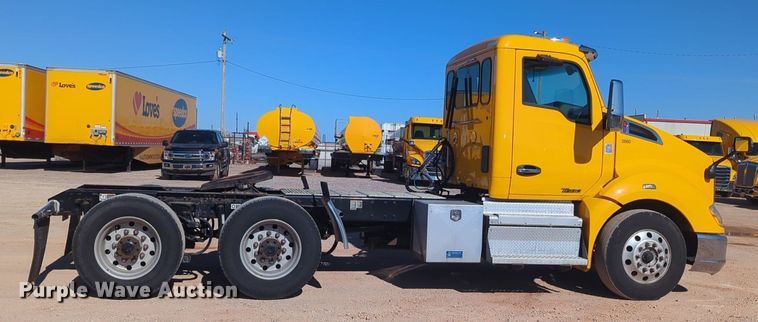 image for item NG9403 2020 Kenworth T680 semi truck