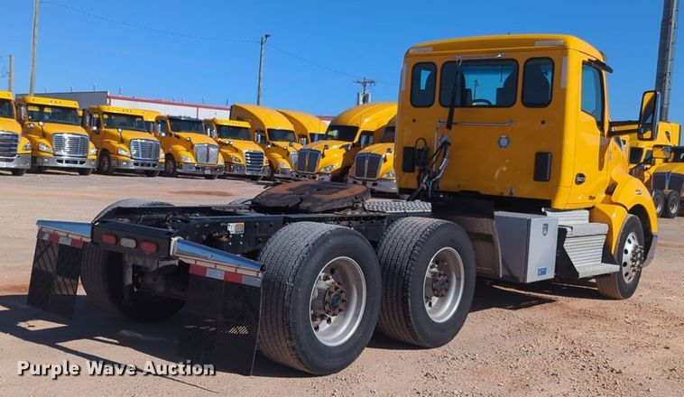 image for item NG9403 2020 Kenworth T680 semi truck