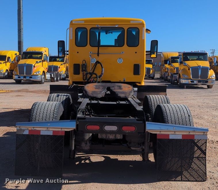 image for item NG9403 2020 Kenworth T680 semi truck