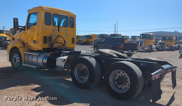 image for item NG9403 2020 Kenworth T680 semi truck