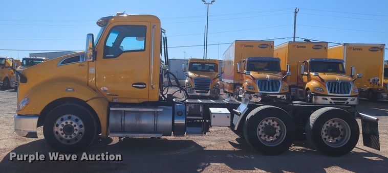 image for item NG9403 2020 Kenworth T680 semi truck