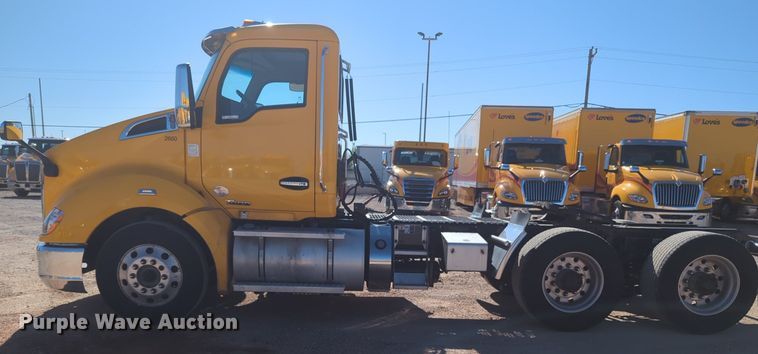 image for item NG9403 2020 Kenworth T680 semi truck