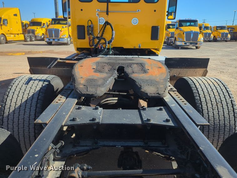 image for item NG9403 2020 Kenworth T680 semi truck