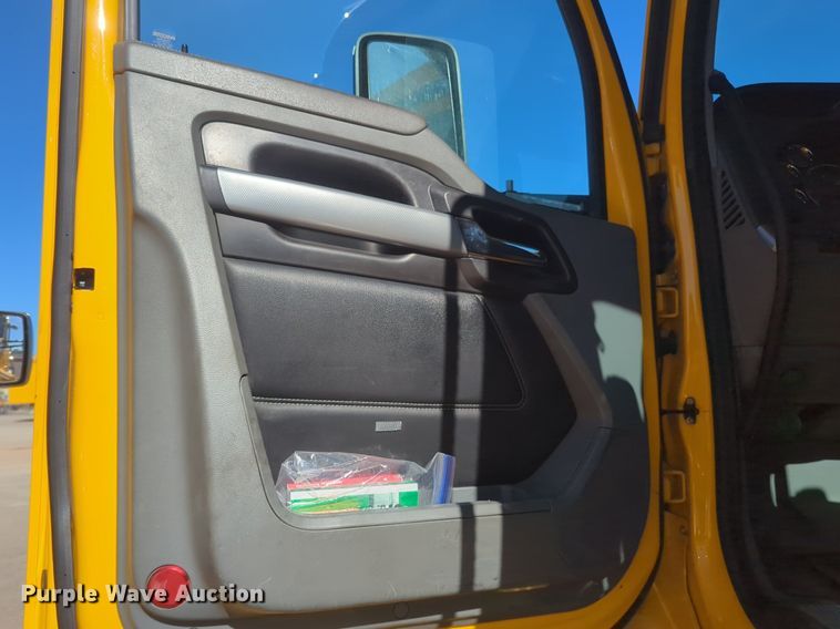 image for item NG9403 2020 Kenworth T680 semi truck