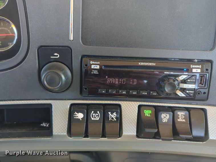 image for item NG9403 2020 Kenworth T680 semi truck