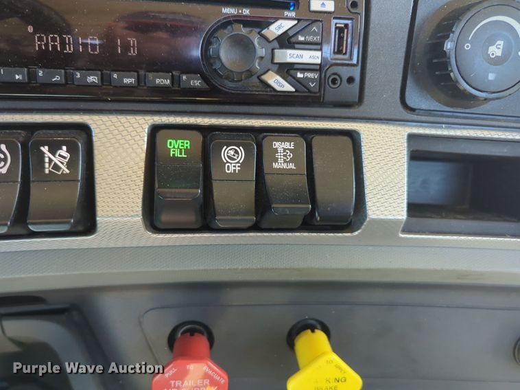 image for item NG9403 2020 Kenworth T680 semi truck