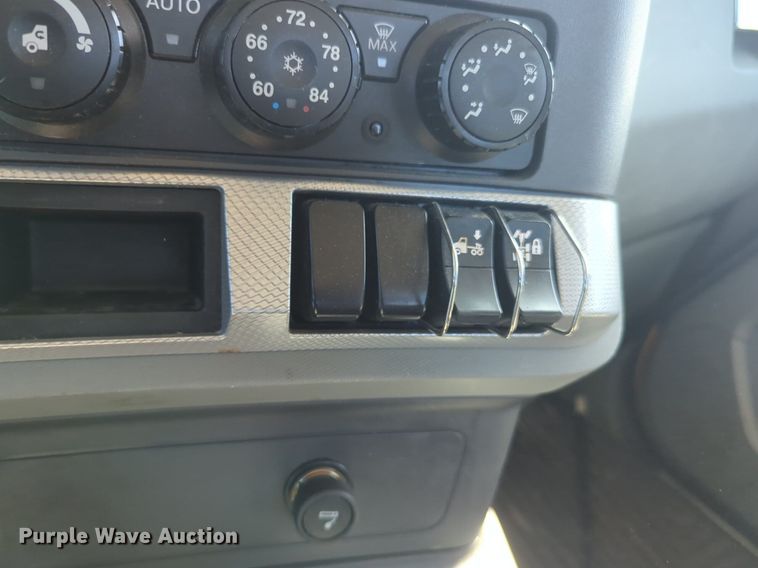 image for item NG9403 2020 Kenworth T680 semi truck