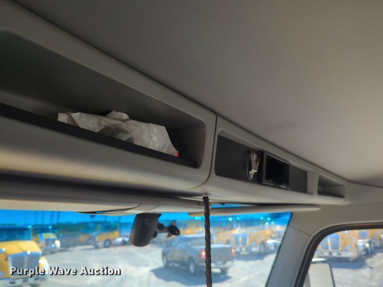 image for item NG9403 2020 Kenworth T680 semi truck