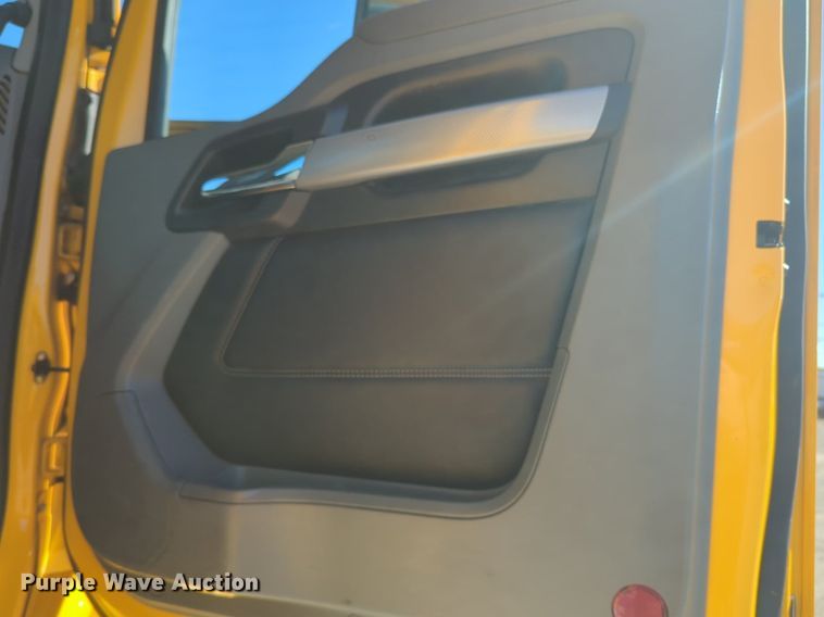 image for item NG9403 2020 Kenworth T680 semi truck