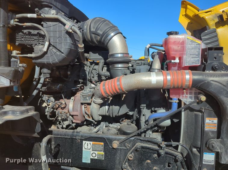 image for item NG9403 2020 Kenworth T680 semi truck