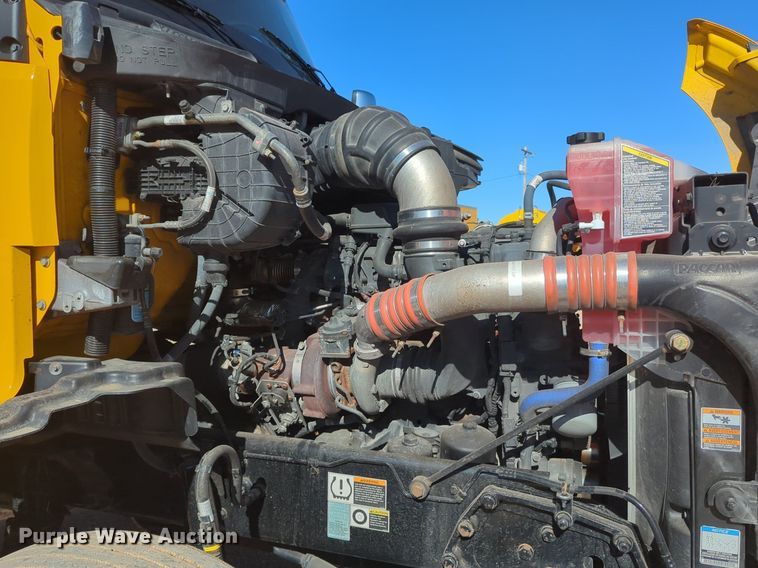 image for item NG9403 2020 Kenworth T680 semi truck