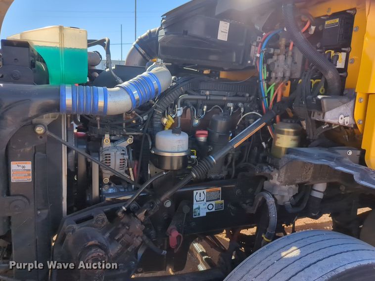 image for item NG9403 2020 Kenworth T680 semi truck