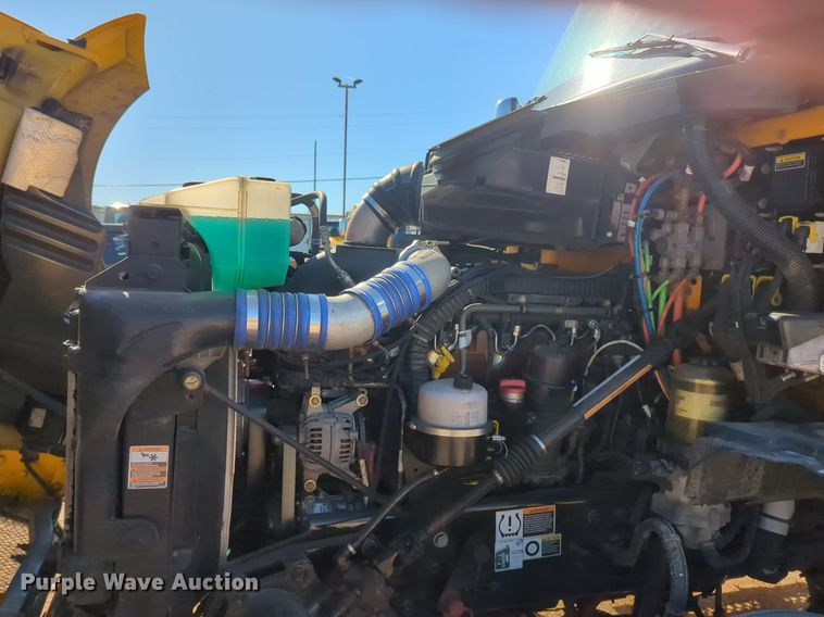 image for item NG9403 2020 Kenworth T680 semi truck