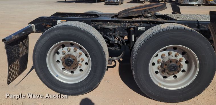 image for item NG9403 2020 Kenworth T680 semi truck