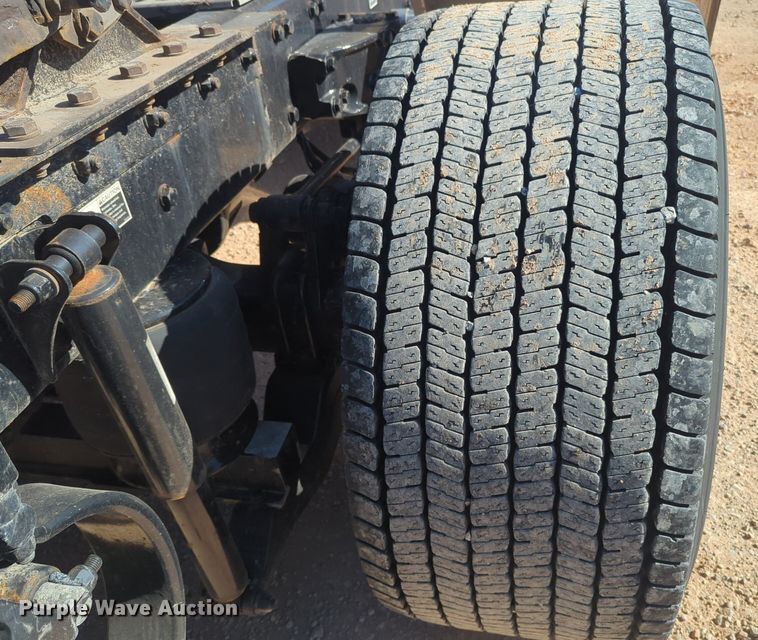 image for item NG9403 2020 Kenworth T680 semi truck