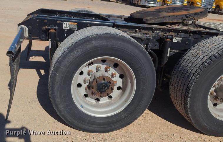 image for item NG9403 2020 Kenworth T680 semi truck