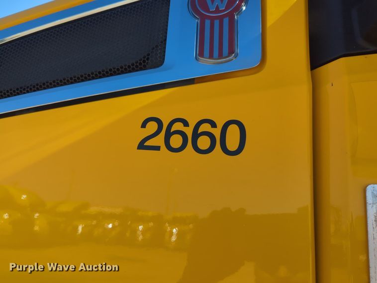 image for item NG9403 2020 Kenworth T680 semi truck