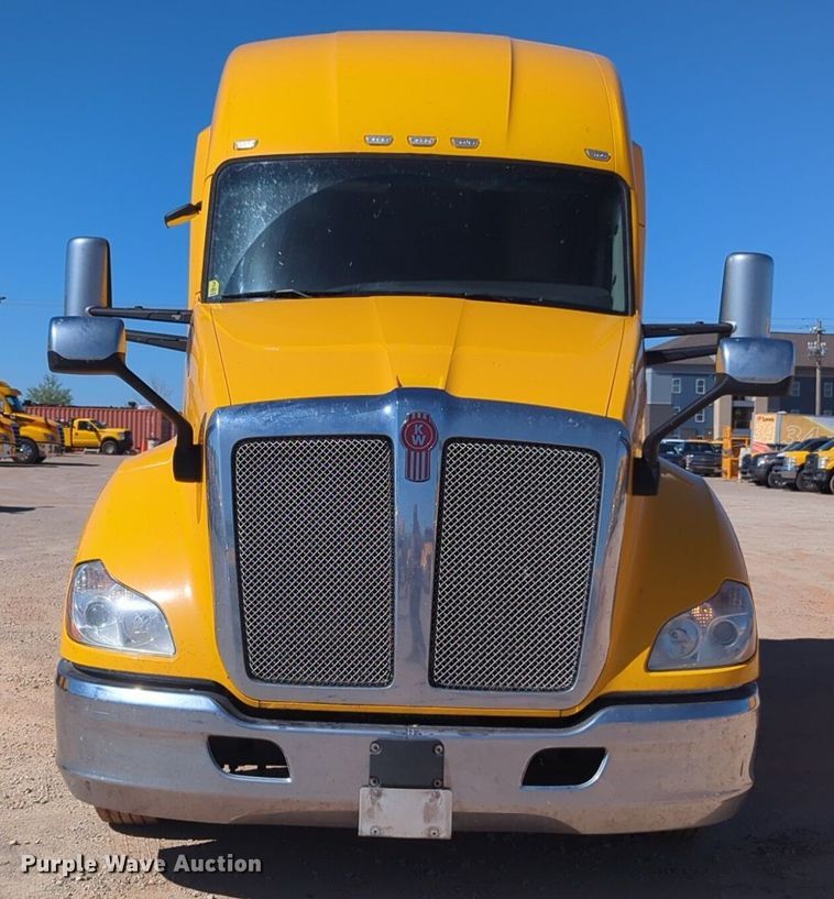 image for item NG9404 2020 Kenworth T680 semi truck