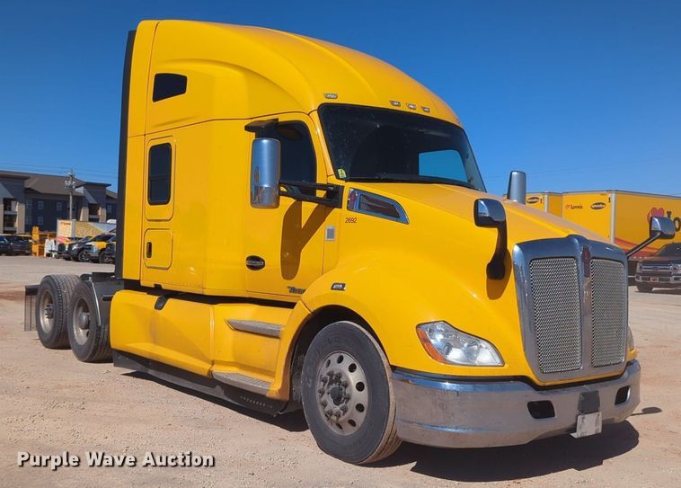 image for item NG9404 2020 Kenworth T680 semi truck
