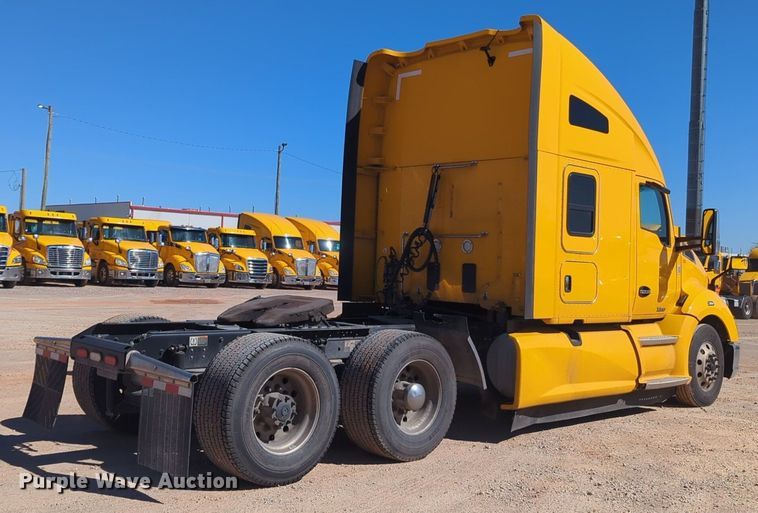 image for item NG9404 2020 Kenworth T680 semi truck