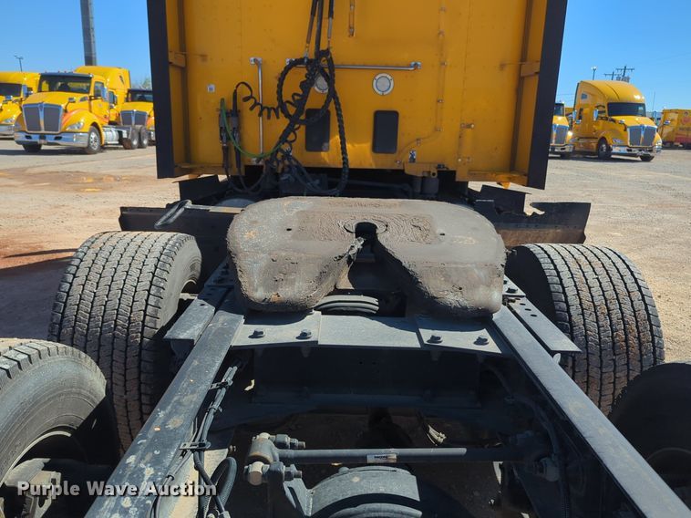 image for item NG9404 2020 Kenworth T680 semi truck