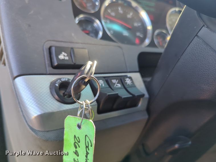 image for item NG9404 2020 Kenworth T680 semi truck