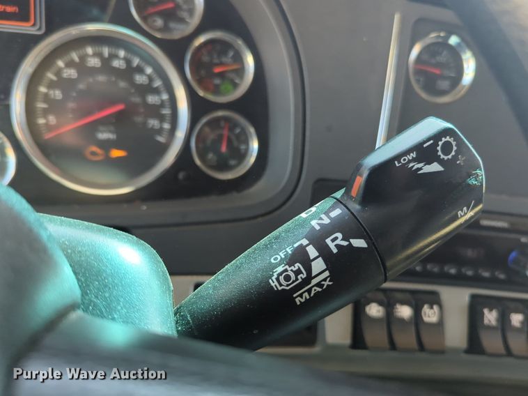 image for item NG9404 2020 Kenworth T680 semi truck