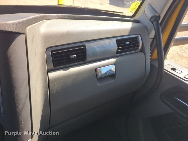 image for item NG9404 2020 Kenworth T680 semi truck