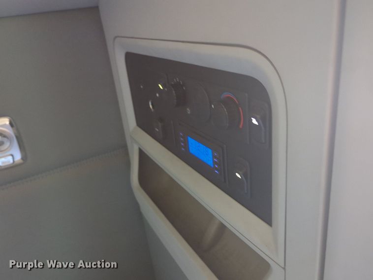 image for item NG9404 2020 Kenworth T680 semi truck