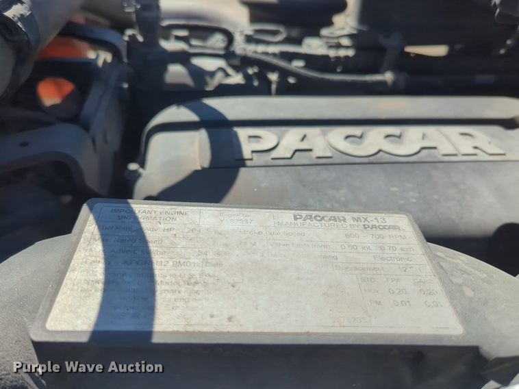 image for item NG9404 2020 Kenworth T680 semi truck