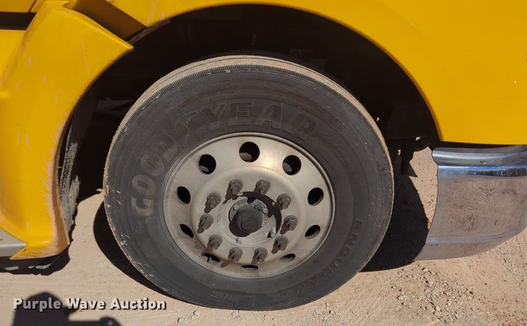 image for item NG9404 2020 Kenworth T680 semi truck