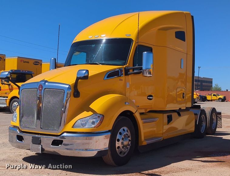 image for item NG9405 2020 Kenworth T680 semi truck