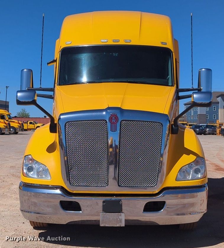 image for item NG9405 2020 Kenworth T680 semi truck