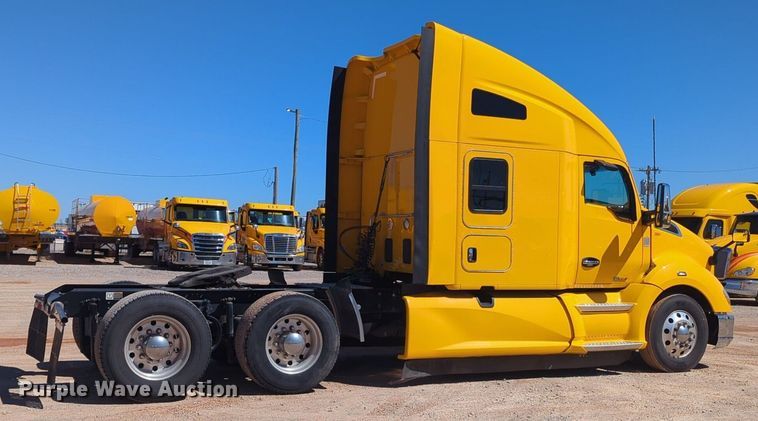 image for item NG9405 2020 Kenworth T680 semi truck