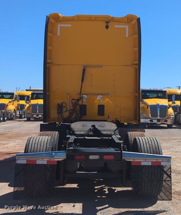 image for item NG9405 2020 Kenworth T680 semi truck