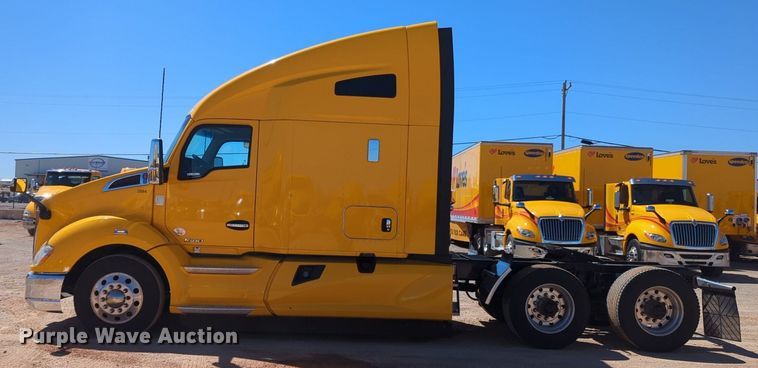 image for item NG9405 2020 Kenworth T680 semi truck